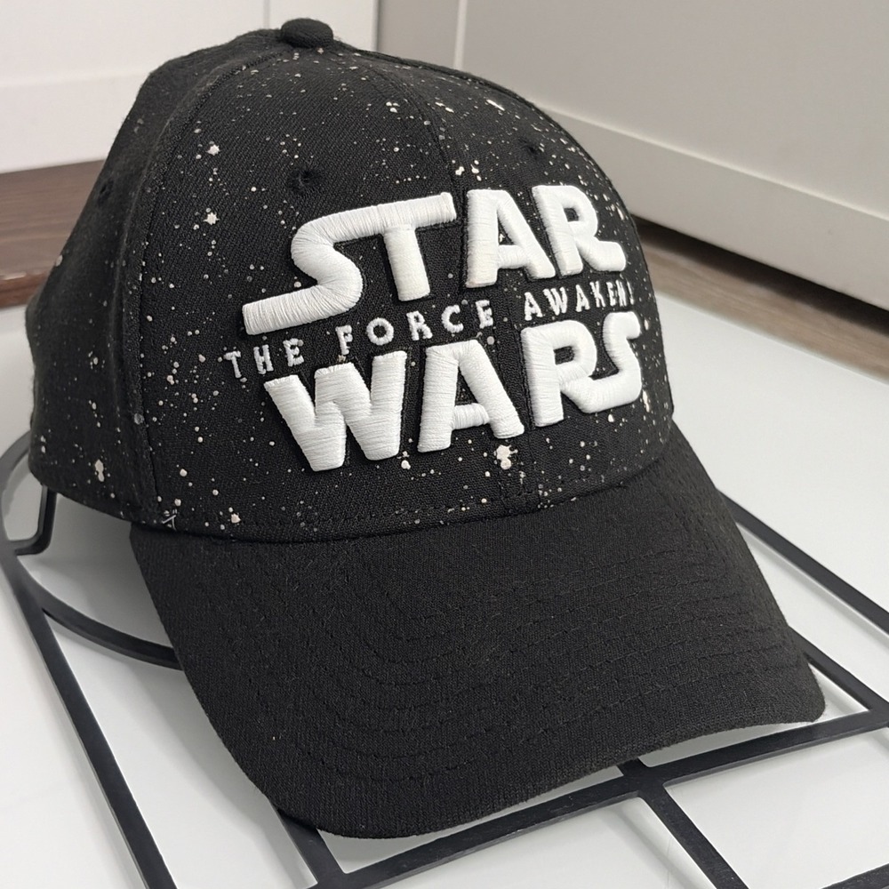 New Era 39THIRTY Star Wars The Force Awakens Glow In The Dark Fitted Hat